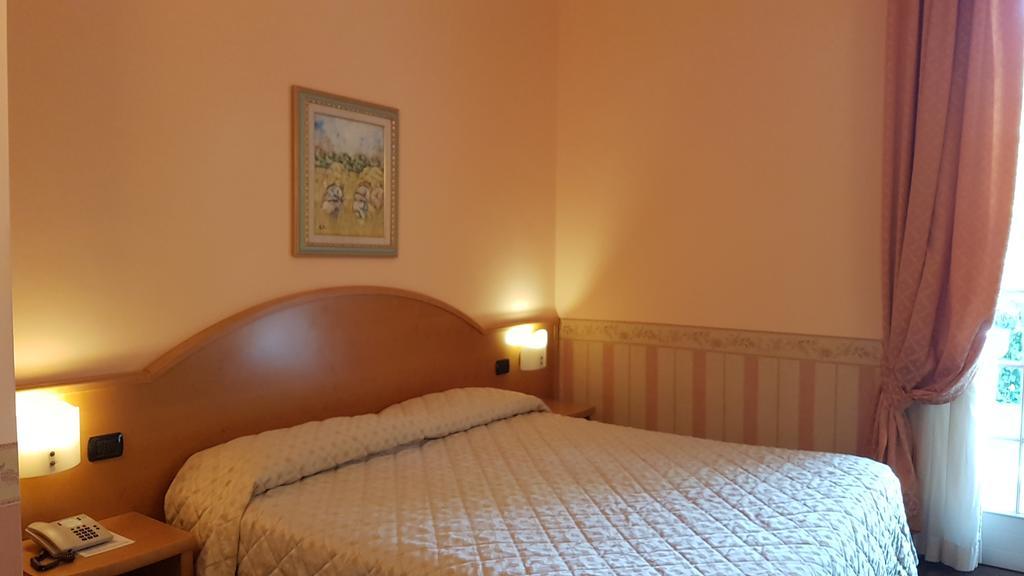 Hotel Gardenia & Villa Charme Adults Friendly 10Plus باردولينو المظهر الخارجي الصورة