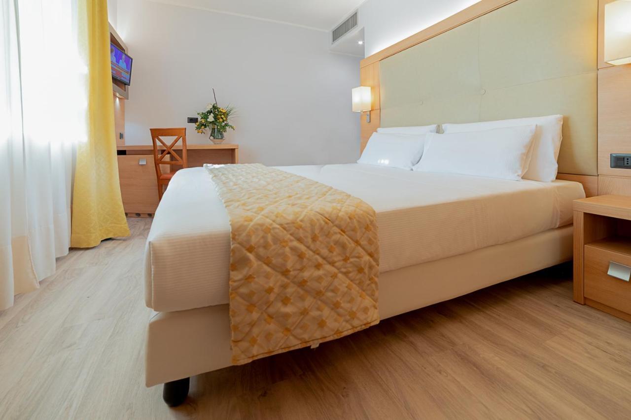 Hotel Gardenia & Villa Charme Adults Friendly 10Plus باردولينو المظهر الخارجي الصورة